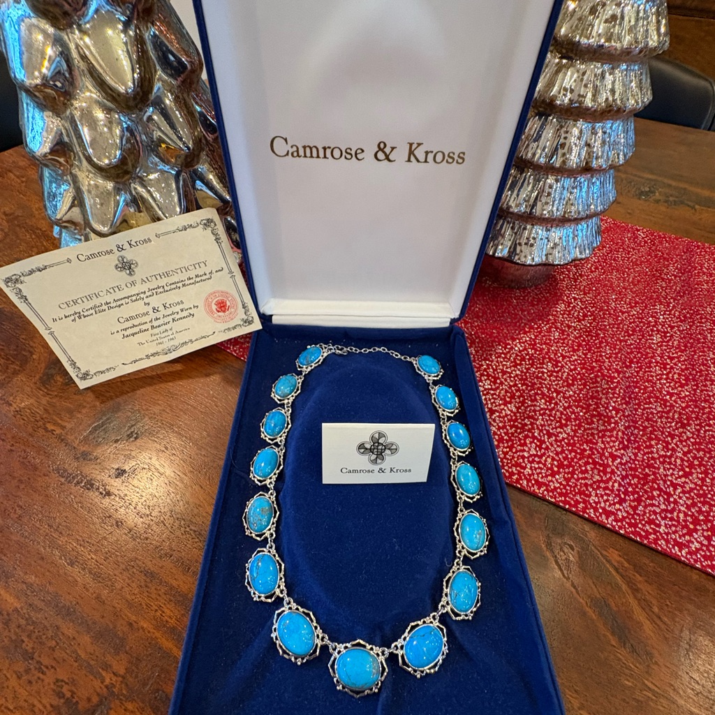 Turquoise Necklace With Matching Bracelet 79$